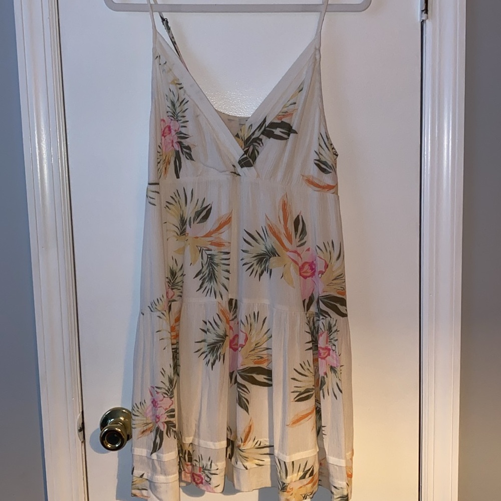 Gorgeous Floral Dress - Picture 5 of 14